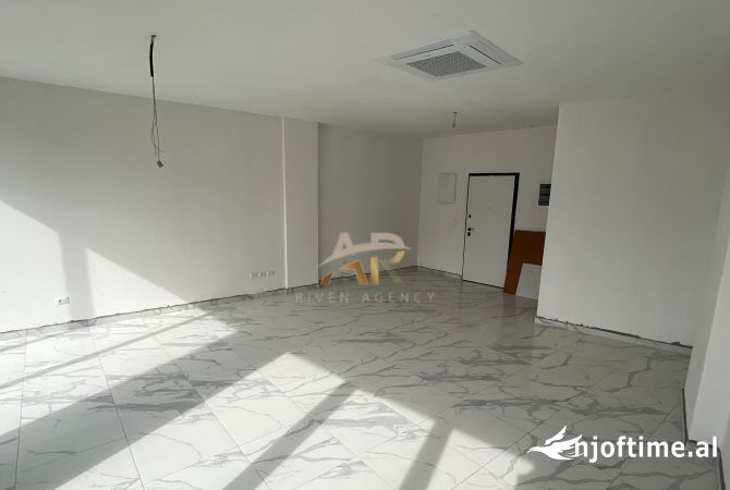 Ambient biznesi me qera 3+1 ne Tirane - 900 Euro
