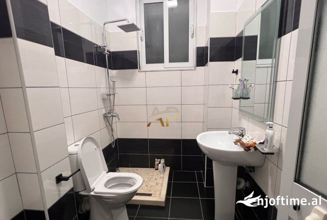 Shtepi me qera Apartament ne Tirane, 1+1, Mobilimi E mobiluar, Pagesa 500  Euro.