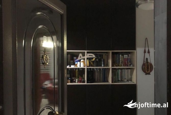 Shtepi me qera Apartament ne Tirane, 1+1, Mobilimi E mobiluar, Pagesa 45,000  Leke.