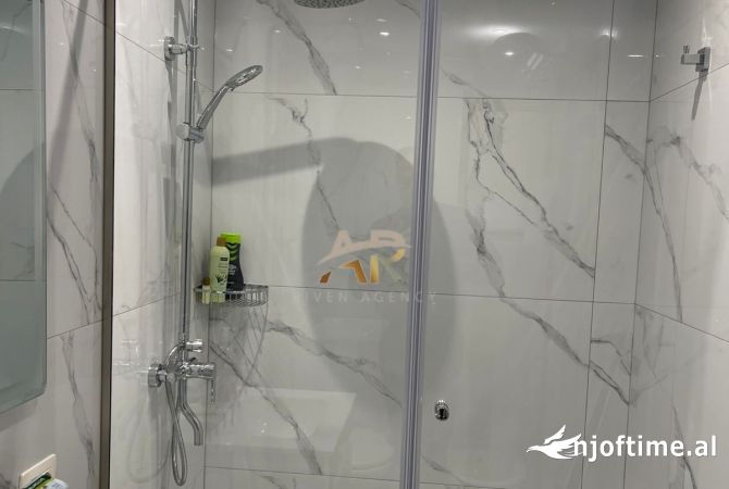 Shtepi me qera Apartament ne Tirane, 1+1, Mobilimi E mobiluar, Pagesa 1,000  Euro.