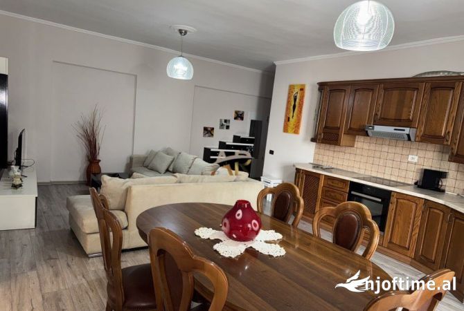 Shtepi me qera 2+1 ne Tirane - 650 Euro