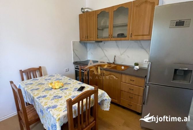 Shtepi me qera 1+1 ne Tirane - 42,000 Leke