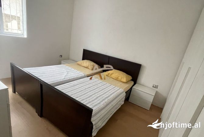 Shtepi me qera Apartament ne Tirane, 1+1, Mobilimi E mobiluar, Pagesa 42,000  Leke.