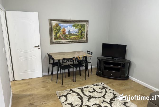 Shtepi me qera Apartament ne Tirane, 1+1, Mobilimi E mobiluar, Pagesa 55,000  Leke.