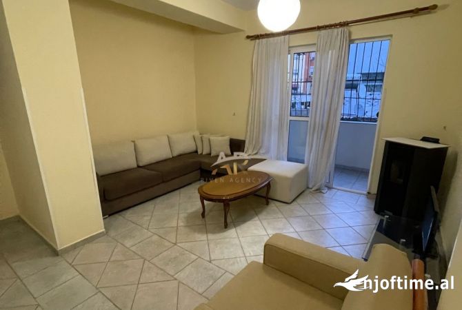 Shtepi me qera 2+1 ne Tirane - 50,000 Leke