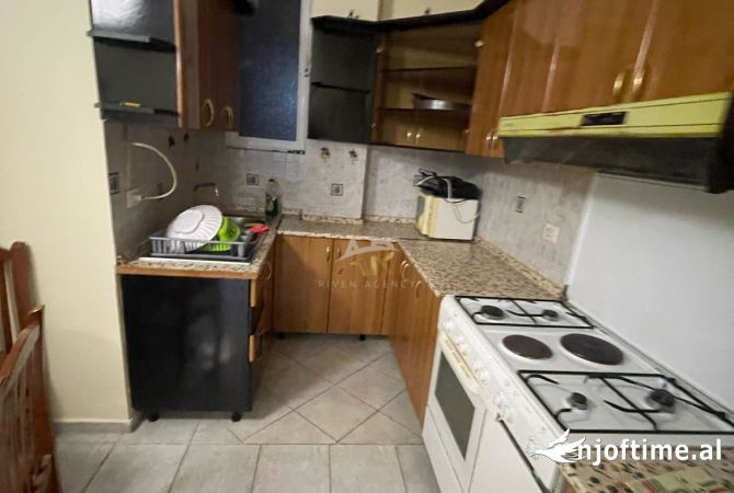 Shtepi me qera 2+1 ne Tirane - 50,000 Leke