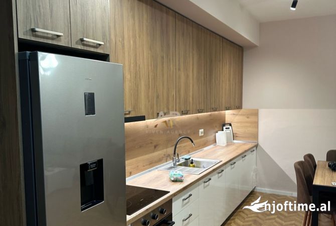 Shtepi me qera Apartament ne Tirane, 1+1, Mobilimi E mobiluar, Pagesa 550  Euro.