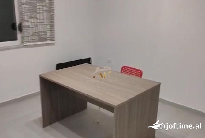 Ambient biznesi me qera 3+1 ne Tirane - 700 Euro