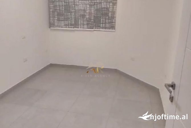 Jepet me qera apartament 3+1 vetem per zyra ne Myslym Shyr