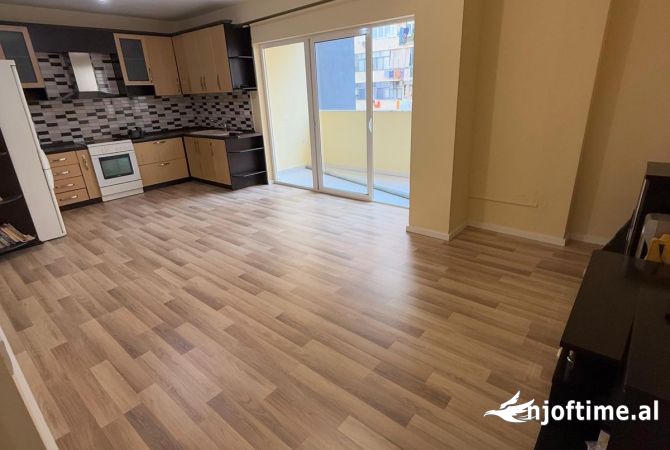 Shtepi ne shitje 2+1 ne Tirane - 180,000 Euro