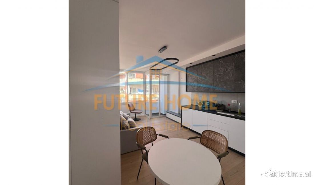 Shtepi ne shitje Apartament ne Tirane, Garsoniere, Mobilimi E mobiluar, Pagesa 82,000  Euro.