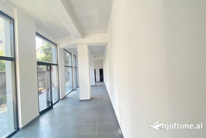 Ambient biznesi me qera 1+1 ne Tirane - 1,200 Euro