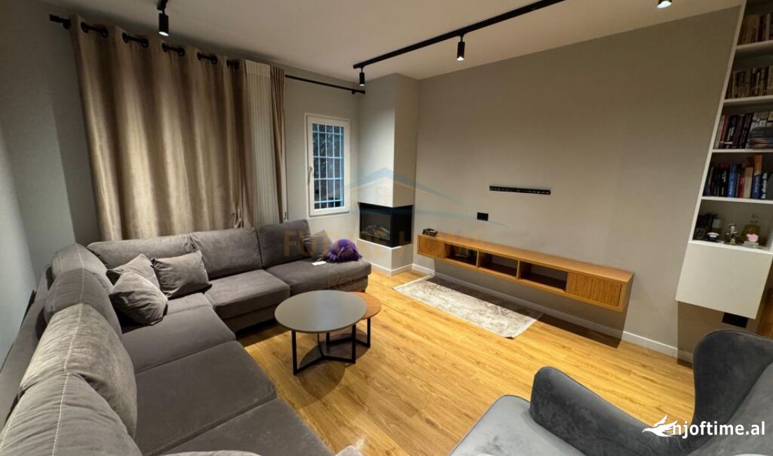 Shtepi ne shitje Apartament ne Tirane, 2+1, Mobilimi Bosh, pa mobiluar, Pagesa 98,000  Euro.