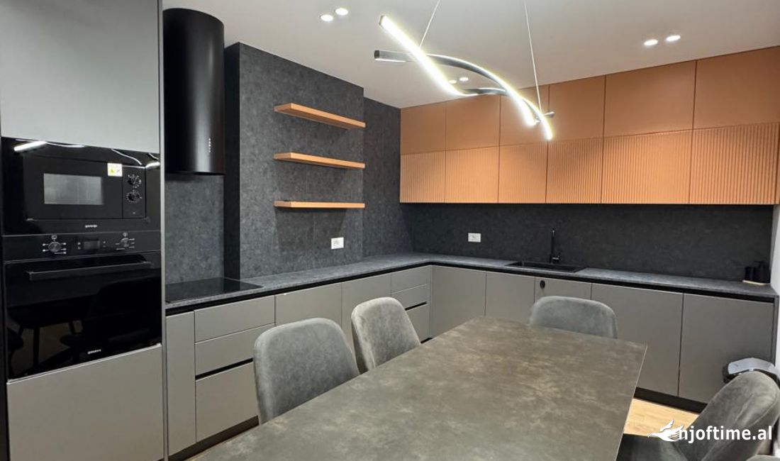 Shtepi me qera Apartament ne Tirane, 2+1, Mobilimi E mobiluar, Pagesa 900  Euro.