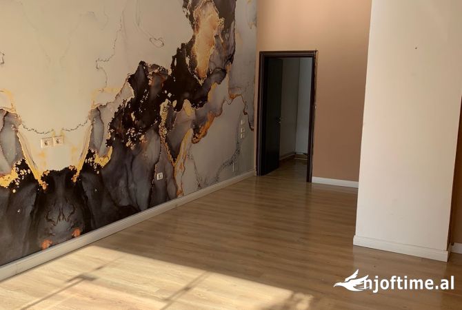 Ambient biznesi me qera 1+1 ne Tirane - 850 Euro