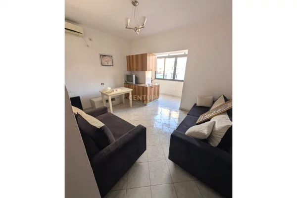 APARTAMENT 2+1 ME QIRA NE KRYQEZIMIN E ALI DEMIT! EL131671