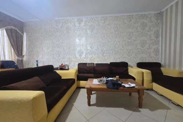 Shtepi ne shitje 2+1 ne Tirane - 320,000 Euro