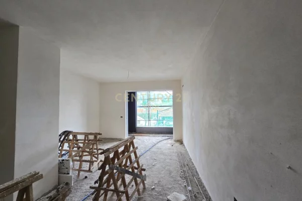 Apartment for sale in Tirana 1+1, Emty