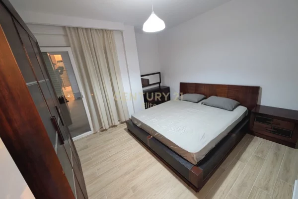 Shtepi me qera Apartament ne Tirane, 2+1, Mobilimi E mobiluar, Pagesa 575  Euro.
