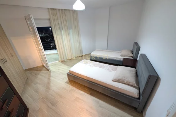 Shtepi me qera 2+1 ne Tirane - 575 Euro