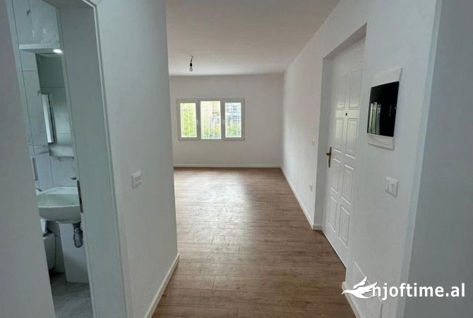 Shtepi ne shitje 1+1 ne Tirane - 75,000 Euro