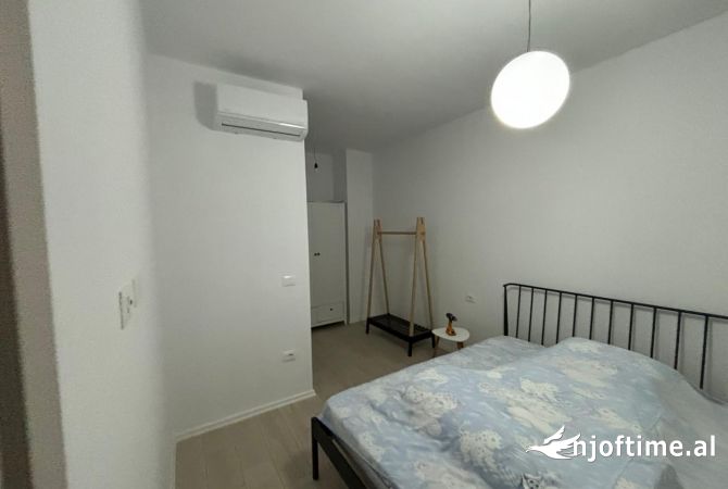 Shtepi me qera Apartament ne Tirane, 1+1, Mobilimi E mobiluar, Pagesa 40,000  Leke.