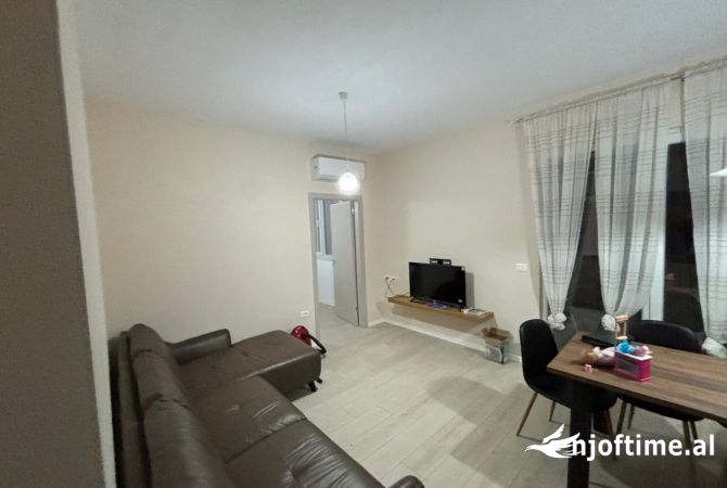 Shtepi me qera 1+1 ne Tirane - 40,000 Leke