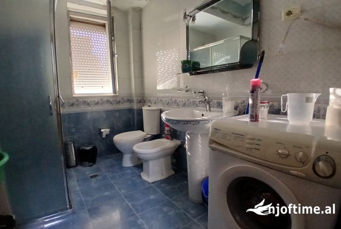 Shtepi me qera Apartament ne Tirane, 2+1, Mobilimi E mobiluar, Pagesa 550  Euro.