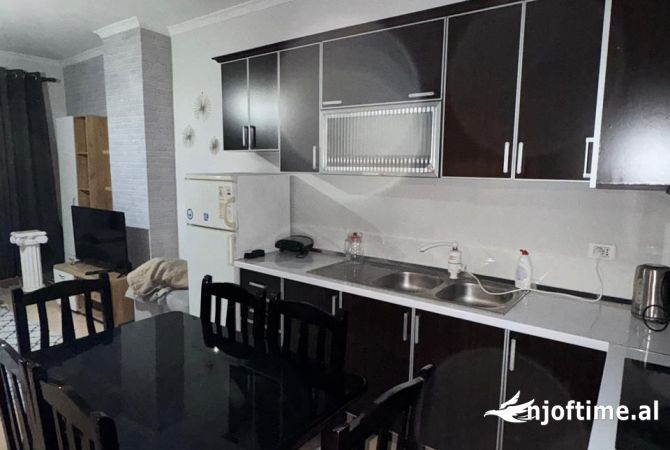 Shtepi me qera 1+1 ne Tirane - 380 Euro