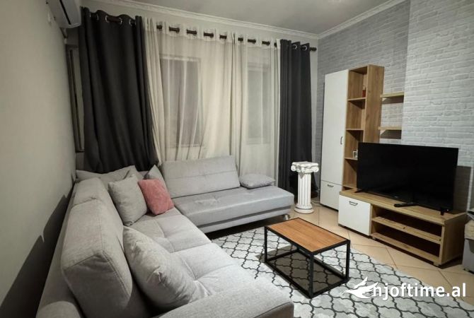 Shtepi me qera 1+1 ne Tirane - 380 Euro