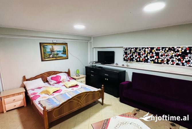 Shtepi me qera Apartament ne Tirane, 1+1, Mobilimi E mobiluar, Pagesa 400  Euro.