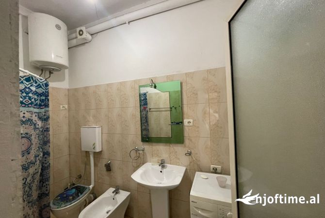 Shtepi me qera Apartament ne Tirane, 1+1, Mobilimi E mobiluar, Pagesa 400  Euro.