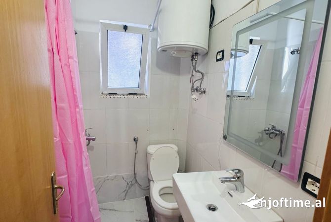 Ambient biznesi me qera 3+1 ne Tirane - 500 Euro