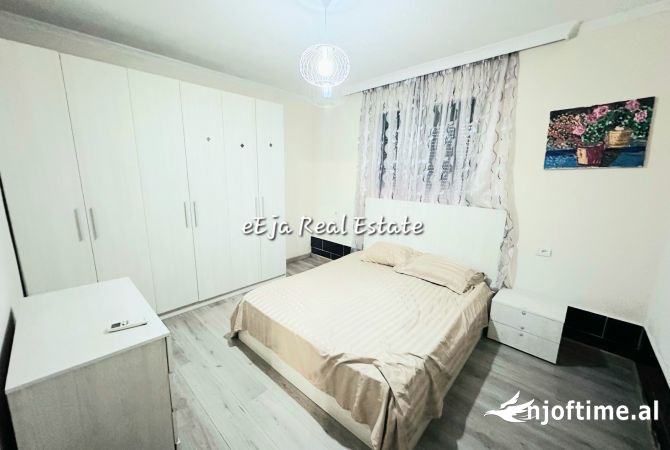 Shtepi me qera Apartament ne Tirane, 2+1, Mobilimi E mobiluar, Pagesa 400  Euro.