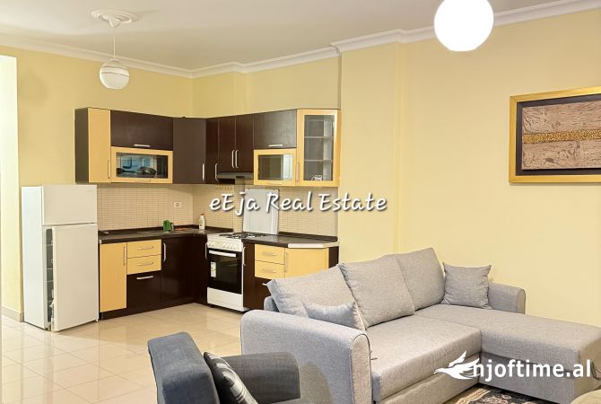 Shtepi me qera 2+1 ne Tirane - 600 Euro