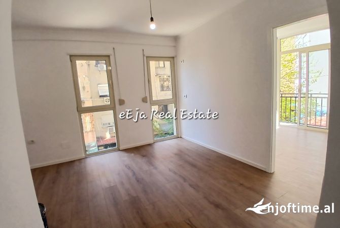 Shtepi ne shitje Apartament ne Tirane, 1+1, Mobilimi Bosh, pa mobiluar, Pagesa 120,000  Euro.