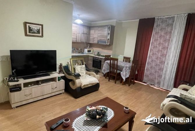 Shtepi me qera 2+1 ne Tirane - 500 Euro