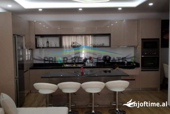 Shtepi ne shitje 2+1 ne Tirane - 250,000 Euro