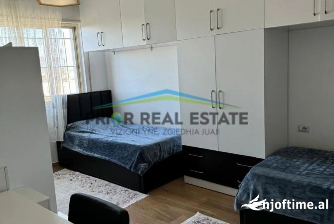 Shtepi ne shitje Apartament ne Tirane, 2+1, Mobilimi E mobiluar, Pagesa 250,000  Euro.