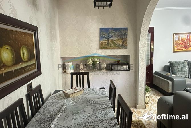Shtepi ne shitje 2+1 ne Tirane - 250,000 Euro