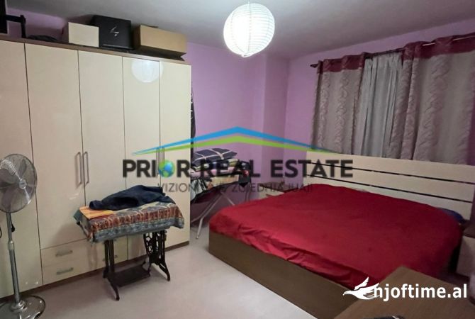Shtepi ne shitje Apartament ne Tirane, 2+1, Mobilimi E mobiluar, Pagesa 130,000  Euro.