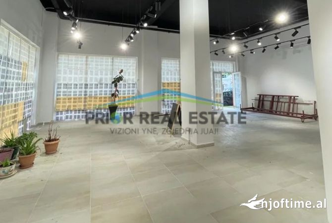 EKSKLUZIVE! Jepet me Qira Ambient Biznesi , Rruga e Dibres 1,200 Euro PR416354