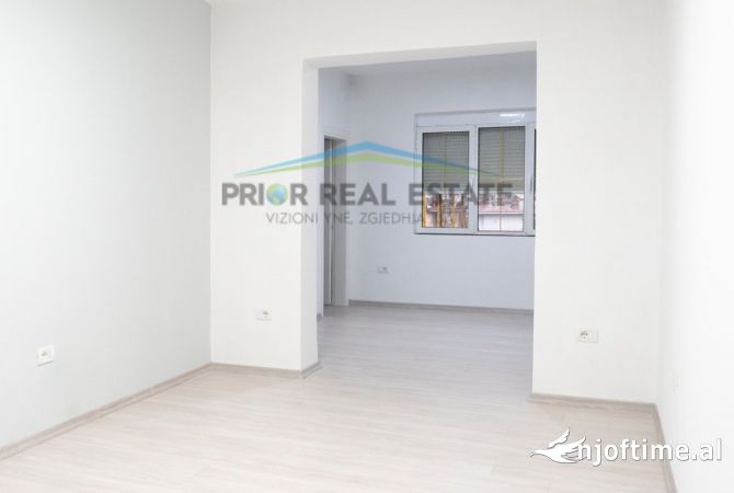 Shtepi me qera 2+1 ne Tirane - 100,000 Leke
