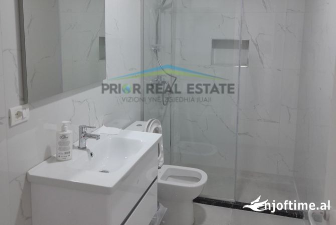 Shtepi me qera Apartament ne Tirane, 2+1, Mobilimi Bosh, pa mobiluar, Pagesa 100,000  Leke.