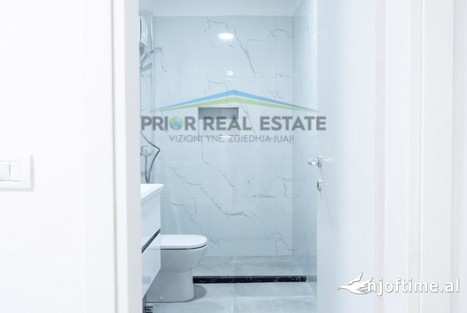 Shtepi me qera Apartament ne Tirane, 2+1, Mobilimi Bosh, pa mobiluar, Pagesa 100,000  Leke.