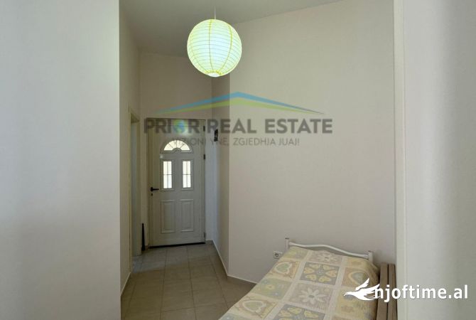 Shtepi ne shitje Apartament ne Durres, 1+1, Mobilimi E mobiluar, Pagesa 168,000  Euro.