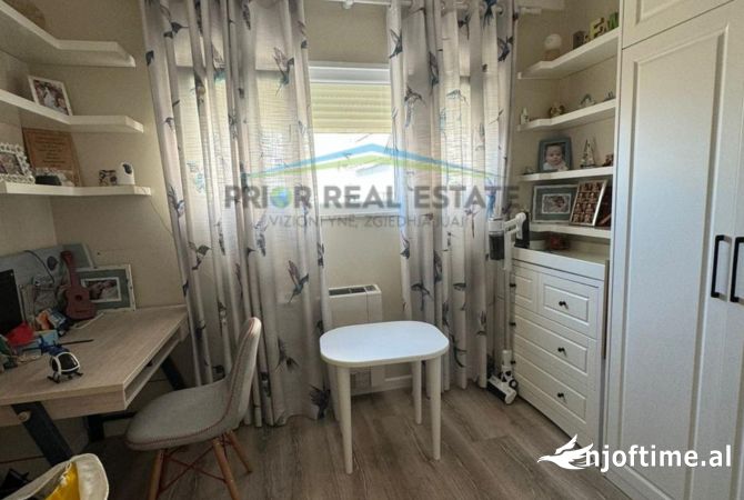 Shtepi ne shitje Apartament ne Tirane, 2+1, Mobilimi E mobiluar, Pagesa 206,000  Euro.
