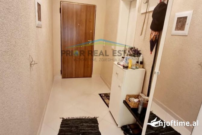 Shtepi me qera Apartament ne Tirane, 3+1, Mobilimi E mobiluar, Pagesa 900  Euro.