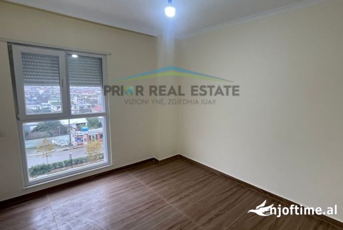 Shtepi ne shitje Apartament ne Tirane, 2+1, Mobilimi Bosh, pa mobiluar, Pagesa 110,000  Euro.