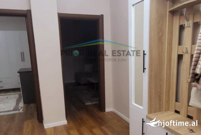 Shtepi me qera Apartament ne Tirane, 2+1, Mobilimi E mobiluar, Pagesa 700  Euro.